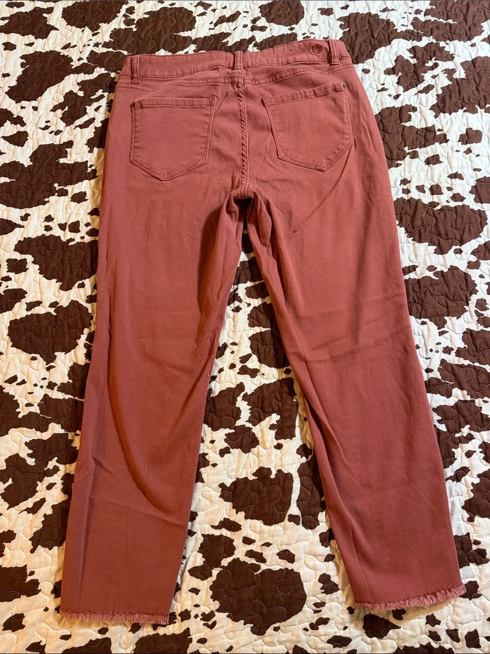 Kensie Straight-Leg Jeans in Dusty Mauve with Knee Rips